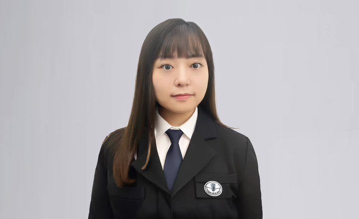 Serena 经济学教师