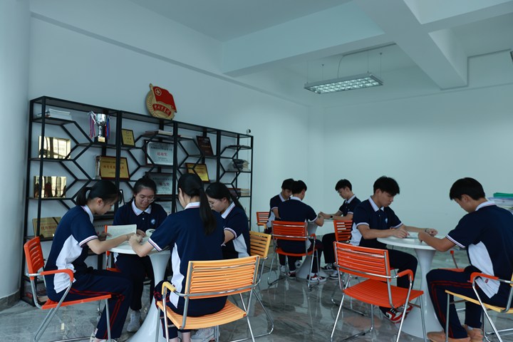 “与经典为友，寻找好书好友”