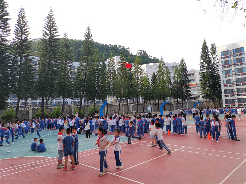 我参与 我快乐  —— 小学部举行新学期趣味体育比赛