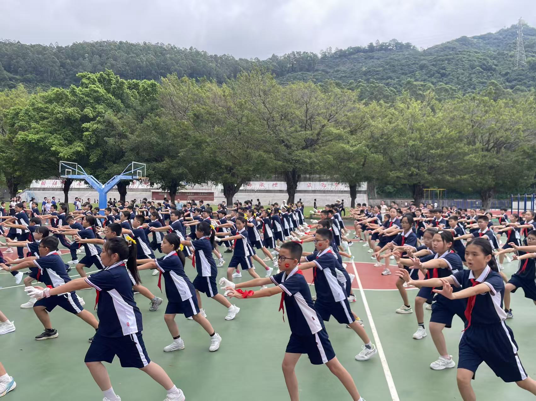队列展风采，操练铸精神