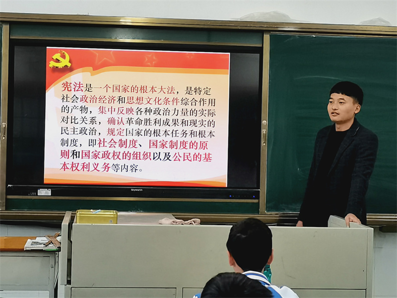 弘扬宪法精神 厚植爱国情怀 ——小学部开展宪法学习活动
